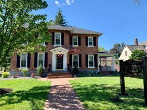 Grand Colonial Bed and Breakfast, Herkimer